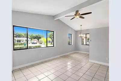 2915 NW 68th St, Miami, FL 33147 - Photo 15