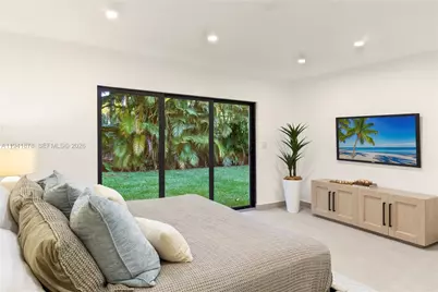 435 W 43rd St, Miami Beach, FL 33140 - Photo 13