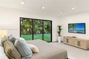 435 W 43rd St, Miami Beach, FL 33140 - Photo 13