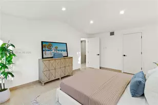 435 W 43rd St, Miami Beach, FL 33140 - Photo 19