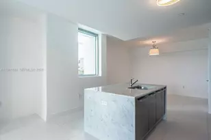 900 Biscayne Blvd, Miami, FL 33132 - Photo 11