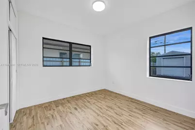 4631 E 8th Ct, Hialeah, FL 33013 - Photo 29