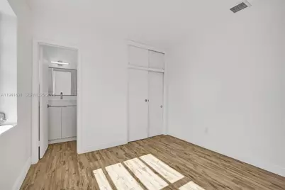 4631 E 8th Ct, Hialeah, FL 33013 - Photo 35