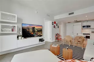 45 SW 9th St, Miami, FL 33130 - Photo 11