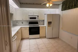 801 SW 138th Ave, Pembroke Pines, FL 33027 - Photo 3