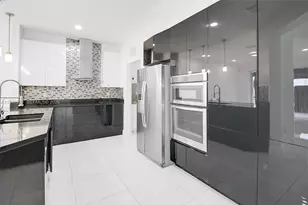 8159 NW 116th Ct, Doral, FL 33178 - Photo 3