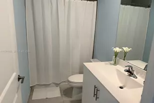 887 NE 211th St, Miami, FL 33179 - Photo 15