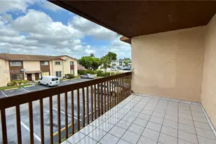 6607 Winfield Blvd, Margate, FL 33063 - Photo 17
