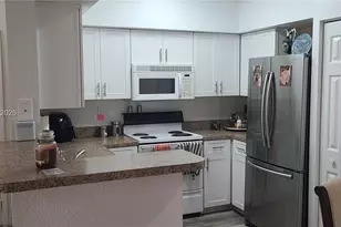 220 SW 116th Ave, Pembroke Pines, FL 33025 - Photo 5