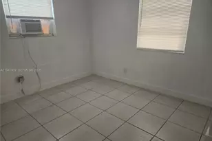 1645 Lauderdale Manor Dr, Fort Lauderdale, FL 33311 - Photo 7