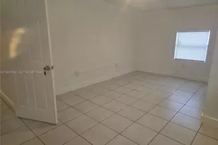 1645 Lauderdale Manor Dr, Fort Lauderdale, FL 33311 - Photo 15