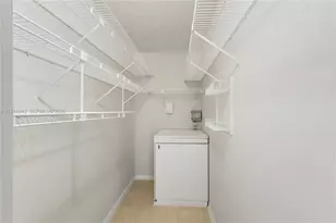 251 SW 132nd Way, Pembroke Pines, FL 33027 - Photo 9