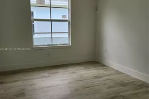 22065 Miami Ave, Unincorporated Dade County, FL 33170 - Photo 23