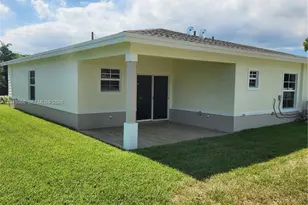 22065 Miami Ave, Unincorporated Dade County, FL 33170 - Photo 5