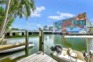 4035 N Meridian Ave, Miami Beach, FL 33140 - Photo 1