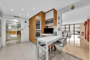 8877 Collins Ave, Surfside, FL 33154 - Photo 15