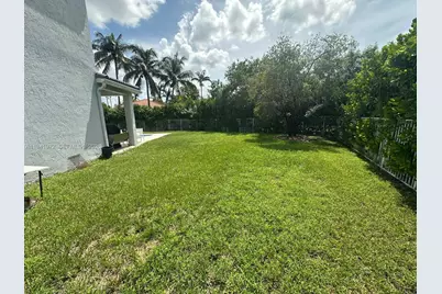 1063 Sunflower Cir, Weston, FL 33327 - Photo 11