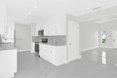 11837 SW 273rd Ln, Homestead, FL 33032 - Photo 7