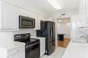 3598 Yacht Club Dr, Aventura, FL 33180 - Photo 9