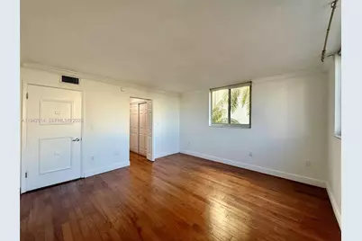 1605 Bay Rd #407, Miami Beach, FL 33139 - Photo 25