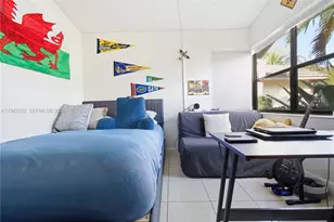 575 Lakeside Cir, Sunrise, FL 33326 - Photo 21