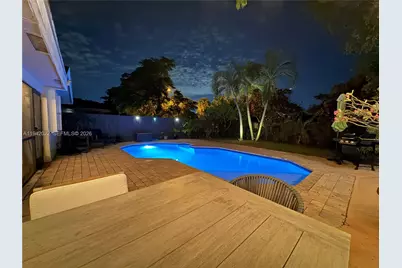 575 Lakeside Cir, Sunrise, FL 33326 - Photo 11