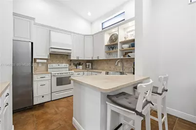 575 Lakeside Cir, Sunrise, FL 33326 - Photo 13