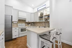 575 Lakeside Cir, Sunrise, FL 33326 - Photo 13