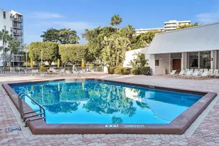 20400 W Country Club Dr, Aventura, FL 33180 - Photo 3