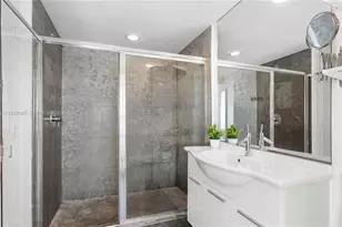 495 Brickell Ave, Miami, FL 33131 - Photo 17