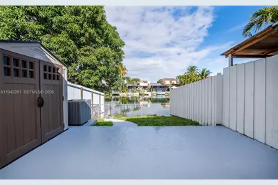 1345 W 71st St, Hialeah, FL 33014 - Photo 23