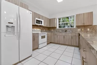 159 SW 25th Rd, Miami, FL 33129 - Photo 11