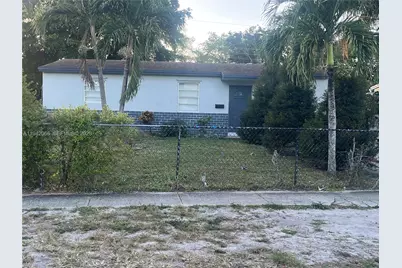 700 N 68th Way, Hollywood, FL 33024 - Photo 1