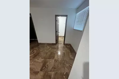 700 N 68th Way, Hollywood, FL 33024 - Photo 7