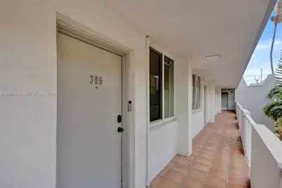 7133 Bay Dr #305, Miami Beach, FL 33141 - Photo 11