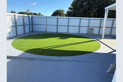 412 W 15th St, Hialeah, FL 33010 - Photo 49