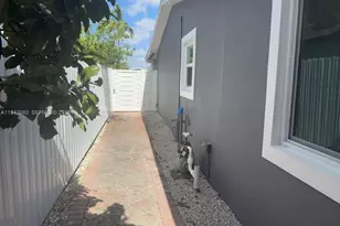 412 W 15th St, Hialeah, FL 33010 - Photo 41