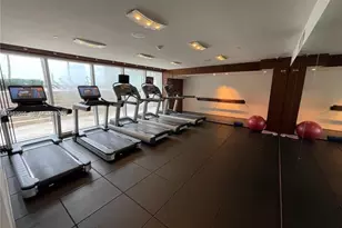 325 S Biscayne Blvd, Miami, FL 33131 - Photo 17