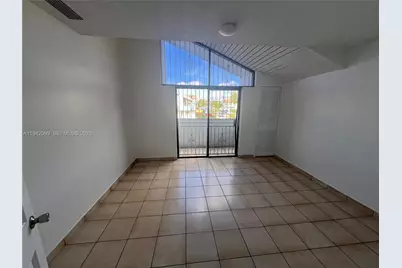 5800 W 18th Ave #406-4, Hialeah, FL 33012 - Photo 11