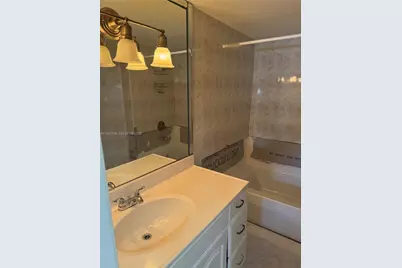 9421 Fontainebleau Blvd #204, Miami, FL 33172 - Photo 17