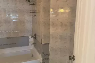 9421 Fontainebleau Blvd, Miami, FL 33172 - Photo 15