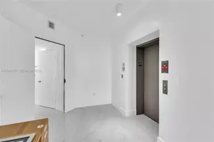 16385 Biscayne Blvd, North Miami Beach, FL 33160 - Photo 3