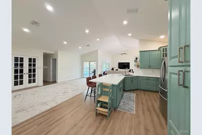 12585 SW 9th Pl, Davie, FL 33325 - Photo 9