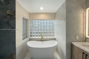 12585 SW 9th Pl, Davie, FL 33325 - Photo 27