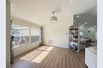 12585 SW 9th Pl, Davie, FL 33325 - Photo 5