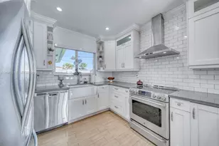 9315 SW 44th St, Miami, FL 33165 - Photo 11