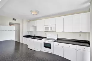 600 NE 36th St, Miami, FL 33137 - Photo 5
