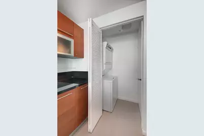 253 NE 2nd St #1107, Miami, FL 33132 - Photo 9