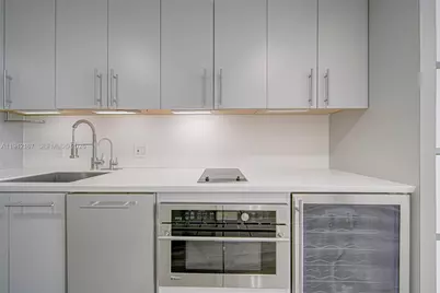 1750 N Bayshore Dr #2008, Miami, FL 33132 - Photo 9