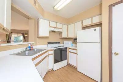 2667 NW 33rd St #2407, Oakland Park, FL 33309 - Photo 9